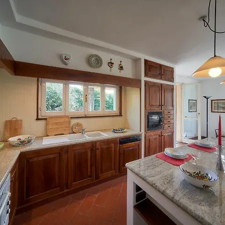 Breezway Villa Lierna